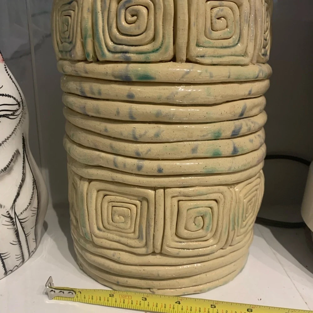 Handmade aztec style vase or canister, about 10 inches, heavy​​ - Picture 2 of 3